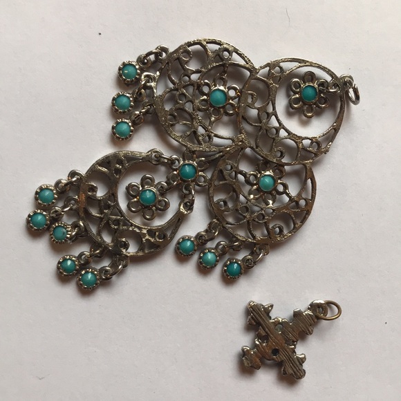 Turquoise set in silver pendants(2) - Picture 2 of 2